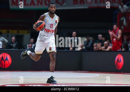 Mailand, Italien. Oktober 2025. Alpha Diallo #11 von AS Monaco in Aktion während des regulären Saisonspiels der Turkish Airlines EuroLeague 2025/26 in Runde 3 zwischen EA7 Emporio Armani Mailand und AS Monaco beim Unipol Forum in Mailand. Endergebnis EA7 Emporio Armani Mailand 79 | 82 AS Monaco Credit: dpa/Alamy Live News Stockfoto