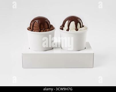 Mockup von Eisbecher in einem Box-Halter Stockfoto