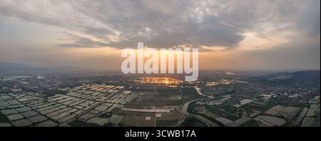 Luftaufnahmen des Tonghu Wetland Park in der Zhongkai Hightech Zone, Huicheng, Huizhou City Stockfoto