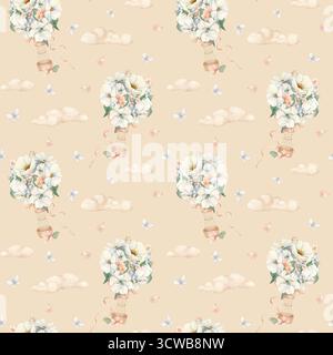 Nahtloses Kindermuster mit Wolken und Blumenballons auf Beige. Handgezeichneter Aerostat mit weißen Blüten, Schmetterlingen und Bändern pastellfarben Stockfoto