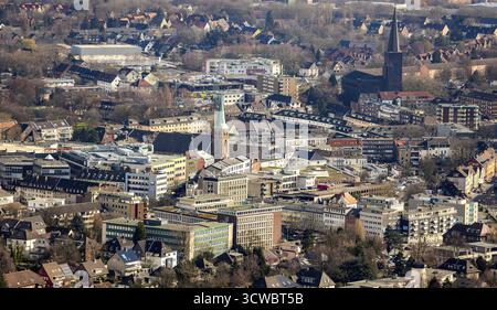 Aus der Vogelperspektive, Pfarrkirche Herz Jesu, Prosperstraße, katholische Propstkirche St. Cyriakus, Kirchplatz, Stadtzentrum, Einkaufszentrum City, Bottrop Stockfoto