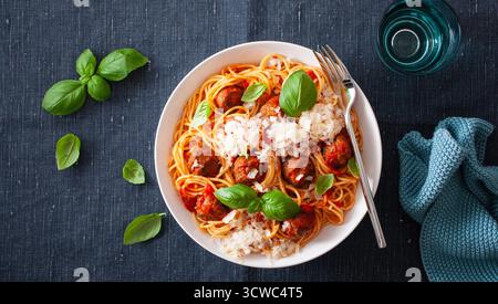 Spaghetti mit Fleischbällchen Stockfoto