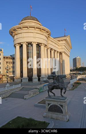 Statue von Petar Karposh, Archäologisches Museum von Mazedonien, Skopje, Nordmazedonien Stockfoto
