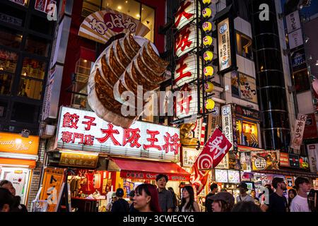 Osaka, Japan - 21. Juli 2025 : Dotonbori bei Nacht Stockfoto