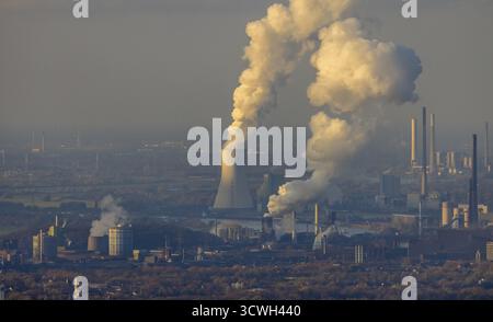 Luftaufnahme, Rauchwolke STEAG-Heizkraftwerk Walsum, Alt-Walsum, Duisburg, Ruhrgebiet, Nordrhein-Westfalen, Deutschland, DE, Europa, kommerziell Stockfoto