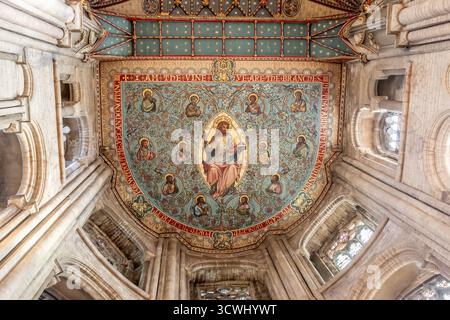 Gemälde von Jesus Christus und seinen Aposteln an der Decke der Apsis, Peterborough Cathedral, Cambridgeshire, England, Großbritannien Stockfoto