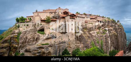 Das Heilige Kloster des Großen Meteorons, das größte östlich-orthodoxe Kloster in Meteora. Thessalien, Griechenland, Europa. Stockfoto
