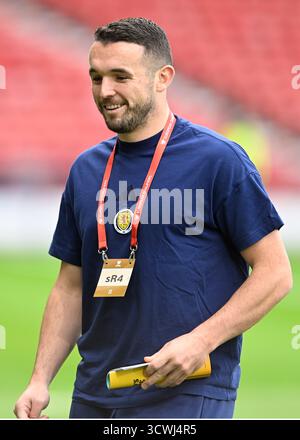 Glasgow, Großbritannien. Oktober 2025. John McGinn aus Schottland während des Qualifikationsspiels Schottland gegen Weißrussland im Hampden Park, Glasgow. Der Bildnachweis sollte lauten: Neil Hanna/Sportimage Credit: Sportimage Ltd/Alamy Live News Stockfoto