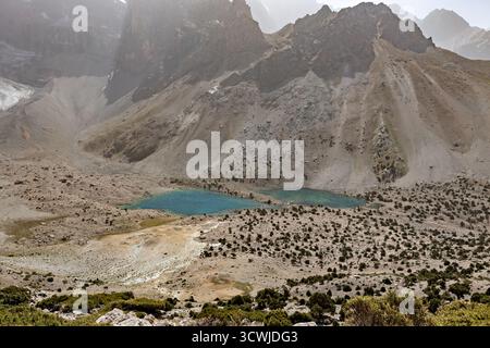 See- und Berglandschaft im Fann-Gebirge Pamir Alay Tadschikistan Stockfoto