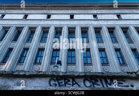 Die monumentale Fassade des Berghain-Gebäudes in Berlin zeigt seine markante Industriearchitektur Stockfoto