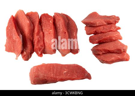 Kalbsstücke roh isoliert auf weißem Hintergrund. Draufsicht. Stockfoto
