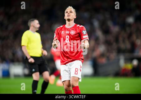 8 (DEN) - Gustav Isaksen ærgrer sig. UEFA VM Kvalifikation - Landskamp - Danmark mod Grækenland - 12.10.2025. København, Danmark. 12. Oktober 2025 Stockfoto