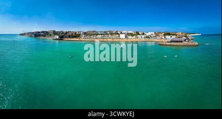 Rundblick auf Broadstairs, eine Küstenstadt auf der Isle of Thanet im Bezirk Thanet im Osten von Kent, England, Großbritannien Stockfoto