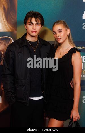 Fan Event - das Ungesagte Zwischen uns - Noah Miguel Oechsle Rodriguez und Lara Spengler beim Fan Screening des Kinofilms das Ungesagte Zwischen uns im Zoo Palast am 12.10.2025 in Berlin. *** Fan Event das Ungesagte Zwischen uns Noah Miguel Oechsle Rodriguez und Lara Spengler bei der Fanvorführung des Films das Ungesagte Zwischen uns im Zoo Palast am 12 10 2025 in Berlin Copyright: XEventpressxKochanx Stockfoto