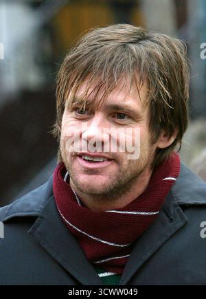 Jim Carrey am Set von „Eternal Sunshine of the Spotless Mind“ in Brooklyn, New York. 15. Januar 2003 Stockfoto