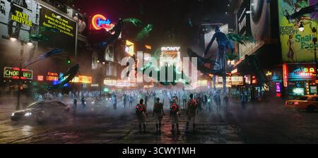 Ghostbusters (auch als Ghostbusters: Answer the Call) ist eine US-amerikanische Supernatural-Comedy-Komödie von Paul Feig aus dem Jahr 2016, der den Film zusammen mit Katie Dippold schrieb. Mit Melissa McCarthy, Kristen Wiig, Kate McKinnon, Leslie Jones und Chris Hemsworth ist es ein Reboot des Films von 1984 und der dritte Film in der Ghostbusters-Reihe. Stockfoto