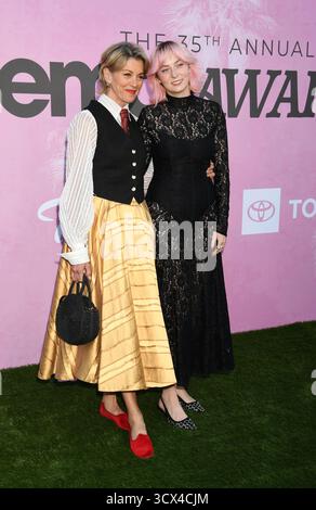 STUDIO CITY, KALIFORNIEN - 11. OKTOBER: (L-R) Wendie Malick und Gwenn Malick bei der Environmental Media Awards Gala 2025 im Radford Studio Center am Oktober Stockfoto