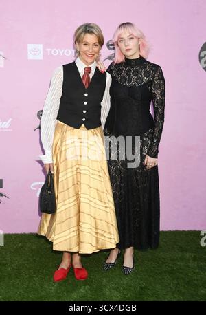 STUDIO CITY, KALIFORNIEN - 11. OKTOBER: (L-R) Wendie Malick und Gwenn Malick bei der Environmental Media Awards Gala 2025 im Radford Studio Center am Oktober Stockfoto