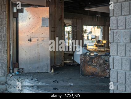 Gebrochenes Öffnen Stockfoto