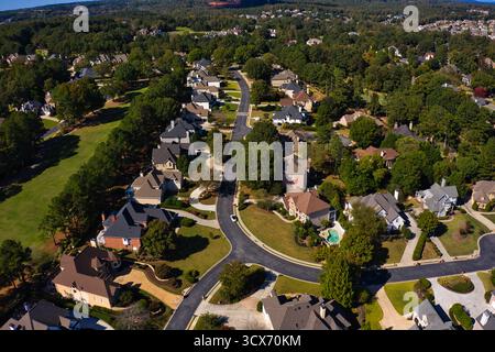 Panoramablick auf eine wunderschöne Unterteilung in den Vororten der USA Stockfoto