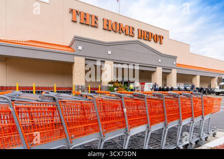 Außenansicht Des Home Depot Warehouse Store Bei Beaver Creek Apex North Carolina Stockfoto