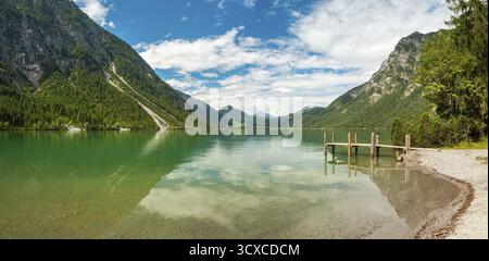 Steg am Heiterwanger See in den Ammergauer Alpen, Heiterwang bei Reutte, Tirol, Österreich Stockfoto