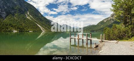 Steg am Heiterwanger See in den Ammergauer Alpen, Heiterwang bei Reutte, Tirol, Österreich Stockfoto