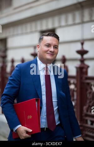 London, Großbritannien. Oktober 2025. Wes Streeting, Staatssekretär für Gesundheit und Sozialfürsorge nehmen an der wöchentlichen Kabinettssitzung Teil Credit: Richard Lincoln/Alamy Live News Stockfoto