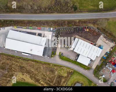 Aus der Vogelperspektive des Annan Business Park, ein Industrie- und Gewerbegebiet am Stadtrand von Annan in Dumfries und Galloway, Schottland, mit welligen Bildern Stockfoto