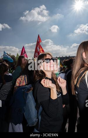 Saint Ouen, Paris, Frankreich. Oktober 2025. Der Bauernbund hat sich am Dienstag, den 14. Oktober, in Paris gegen das Abkommen zwischen der EU und dem Mercosur in Les Invalides in Paris ausgesprochen. (Kreditbild: © Sadak Souici/ZUMA Press Wire) NUR REDAKTIONELLE VERWENDUNG! Nicht für kommerzielle ZWECKE! Stockfoto