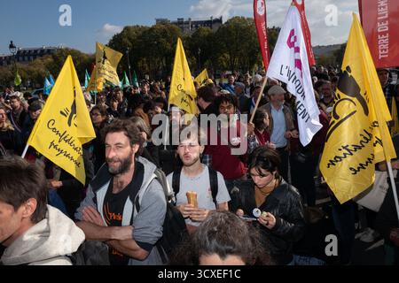 Saint Ouen, Paris, Frankreich. Oktober 2025. Der Bauernbund hat sich am Dienstag, den 14. Oktober, in Paris gegen das Abkommen zwischen der EU und dem Mercosur in Les Invalides in Paris ausgesprochen. (Kreditbild: © Sadak Souici/ZUMA Press Wire) NUR REDAKTIONELLE VERWENDUNG! Nicht für kommerzielle ZWECKE! Stockfoto