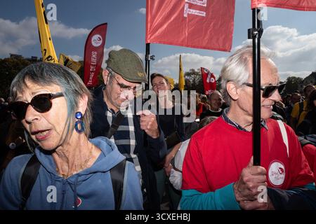 Saint Ouen, Paris, Frankreich. Oktober 2025. Der Bauernbund hat sich am Dienstag, den 14. Oktober, in Paris gegen das Abkommen zwischen der EU und dem Mercosur in Les Invalides in Paris ausgesprochen. (Kreditbild: © Sadak Souici/ZUMA Press Wire) NUR REDAKTIONELLE VERWENDUNG! Nicht für kommerzielle ZWECKE! Stockfoto