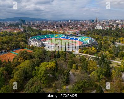 Drohnenansicht des leeren Vasil-Levski-Nationalstadions in Sofia, Bulgarien Stockfoto