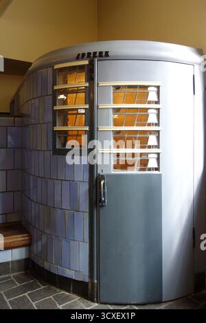 Amsterdam, Architekturstil Amsterdamer Schule, Het Schip, Postamt // Amsterdam School of Architecture, Het Schip, ehemaliges Postamt Stockfoto