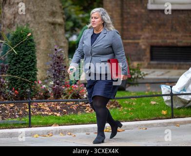 London, Großbritannien. Oktober 2025. Heidi Alexander, Verkehrsministerin, in der Downing Street für die erste Kabinettssitzung nach der Konferenzpause. Premierminister Keir Starmer leitet die Kabinettssitzung Credit: Mark Thomas/Alamy Live News Stockfoto