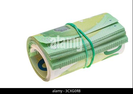 Hundert Euro zusammengerollt auf weißem Hintergrund Stockfoto