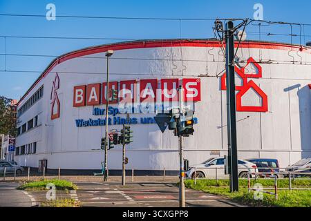 Deutsche Eisenwarenhandlung Bauhaus im Düsseldorfer Stadtteil Flingern Stockfoto