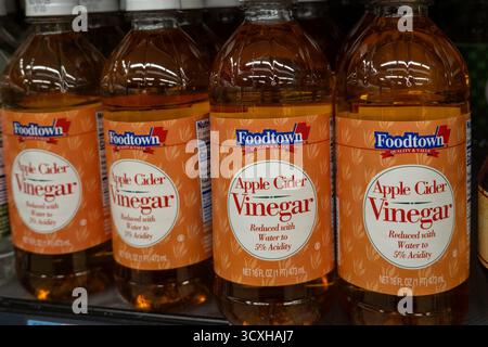 D'Agostino Supermarkt in New York City bietet eine große Auswahl an Produkten, USA 2025 Stockfoto