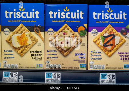 D'Agostino Supermarkt in New York City bietet eine große Auswahl an Produkten, USA 2025 Stockfoto