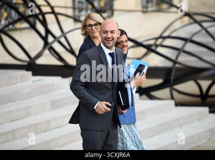 Paris, Frankreich, 14. Oktober 2025. Frankreichs Minister für Europa und Auswärtige Angelegenheiten Jean-Noel Barrot verlässt die wöchentliche Kabinettssitzung im Elysee-Präsidentenpalast am 14. Oktober 2025 in Paris. Quelle: Li Yang/China News Service/Alamy Live News Stockfoto