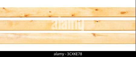 Hellbraune Holzlatten isoliert auf weißem Hintergrund. Stockfoto