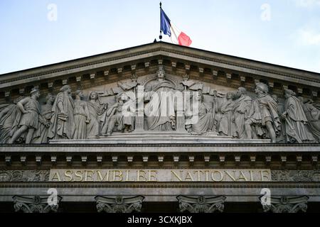 Paris, Frankreich. Oktober 2025. Dieses Foto zeigt die französische Nationalversammlung am 14. Oktober 2025 in Paris. Foto: Firas Abdullah/ABACAPRESS.COM Credit: Abaca Press/Alamy Live News Stockfoto