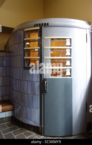 Amsterdam, Architekturstil Amsterdamer Schule, Het Schip, Postamt // Amsterdam School of Architecture, Het Schip, ehemalige Post *** Amsterdam, AR Stockfoto