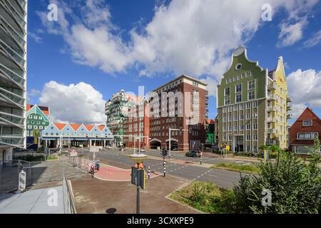 Zaanstad, postmoderne Wohnbauten // Zaanstad, postmoderne Wohnhäuser *** Zaanstad, postmoderne Wohnhäuser Zaanstad, postmoderne Apartmenthäuser Zaanstad, Postmoderne A Stockfoto