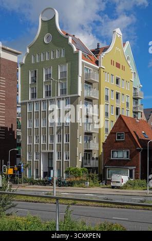 Zaanstad, postmoderne Wohnbauten // Zaanstad, postmoderne Wohnhäuser *** Zaanstad, postmoderne Wohnhäuser Zaanstad, postmoderne Apartmenthäuser Zaanstad, Postmoderne A Stockfoto