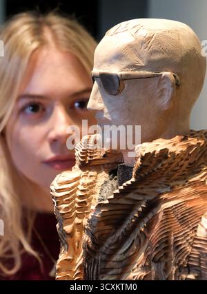 Battersea Evolution, London, Großbritannien. Oktober 2025. Fotoruf: Erschwingliche Kunstmesse bei Battersea Evolution. Quelle: Matthew Chattle/Alamy Live News Stockfoto