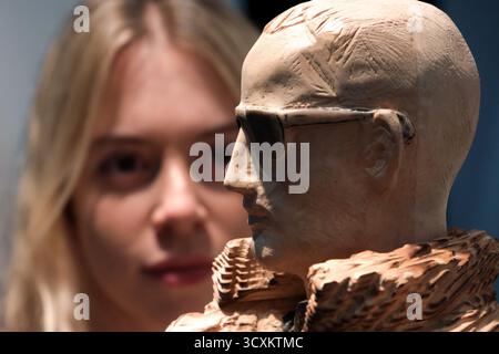 Battersea Evolution, London, Großbritannien. Oktober 2025. Fotoruf: Erschwingliche Kunstmesse bei Battersea Evolution. Quelle: Matthew Chattle/Alamy Live News Stockfoto