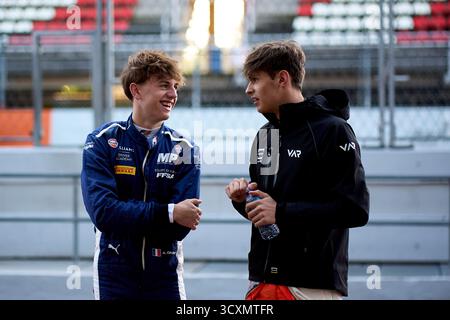 Montmelo, Spanien. Oktober 2025. BARCELONA, SPANIEN - 15. OKTOBER: Alessandro Giusti aus Frankreich und (19) MP Motorsport reagieren am ersten Tag der FIA Formel 3 Nachsaison-Tests auf dem Circuit de Barcelona Catalunya am 15. Oktober 2025 in Barcelona, Spanien, im Pitlane. (Foto von Pablo Rodriguez/Quality Sport Images) Credit: QSP/Alamy Live News Stockfoto