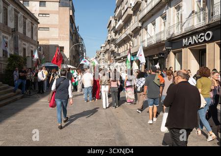 Vigo, Spanien. Oktober 2025. Eine Kundgebung zur Verteidigung der Menschenrechte in Palästina, ausgelöst durch den Völkermord der israelischen Regierung, organisiert von Gewerkschaften im ganzen Land, die zu einem Generalstreik zur Teilnahme an den Protesten aufrufen. Quelle: Xan Gasalla/Alamy Live News Stockfoto