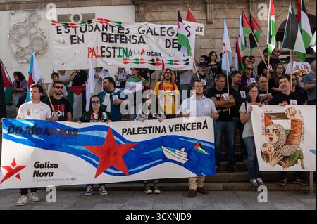 Vigo, Spanien. Oktober 2025. Eine Kundgebung zur Verteidigung der Menschenrechte in Palästina, ausgelöst durch den Völkermord der israelischen Regierung, organisiert von Gewerkschaften im ganzen Land, die zu einem Generalstreik zur Teilnahme an den Protesten aufrufen. Quelle: Xan Gasalla/Alamy Live News Stockfoto